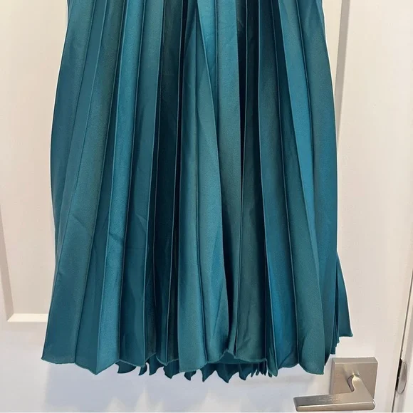 Abercrombie & Fitch Green Giselle Pleated Trapeze Halter Mini Dress Size MP - Picture 3 of 13